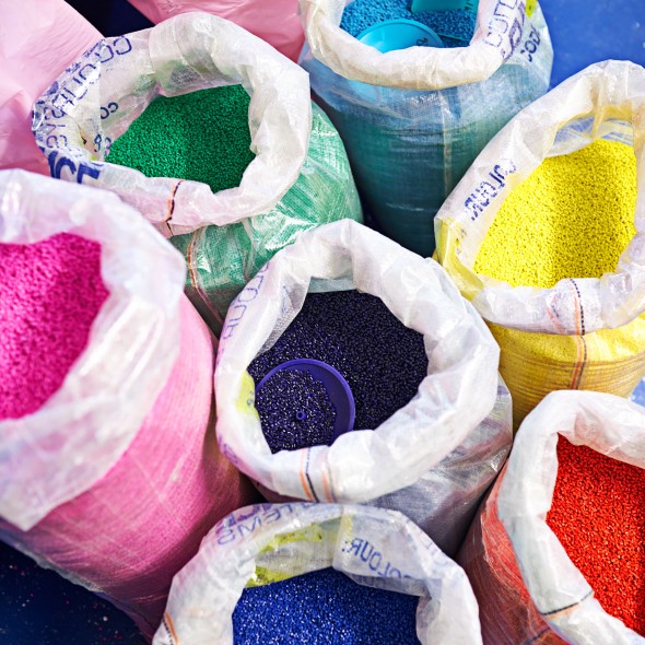 vs. Organic Pigments Differences & Uses Brenntag