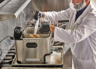 Brenntag expert frying the vegan chicken nuggets, Allentown, USA