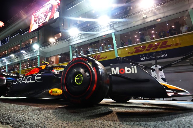 Mobil1™ Red Bull Racing pit lane