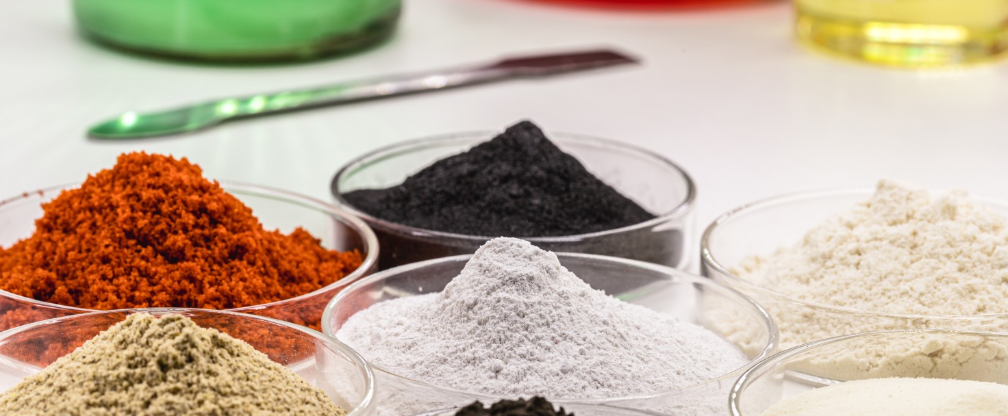 pigments for coloring, colored iron oxide, in petri dish, laboratory, precision balance, industrial use, porcelain and ink