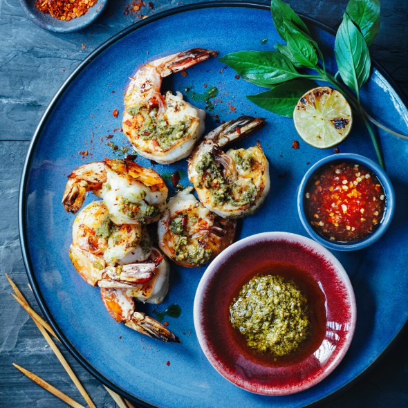 Shrimp satay with pesto and chili sauces