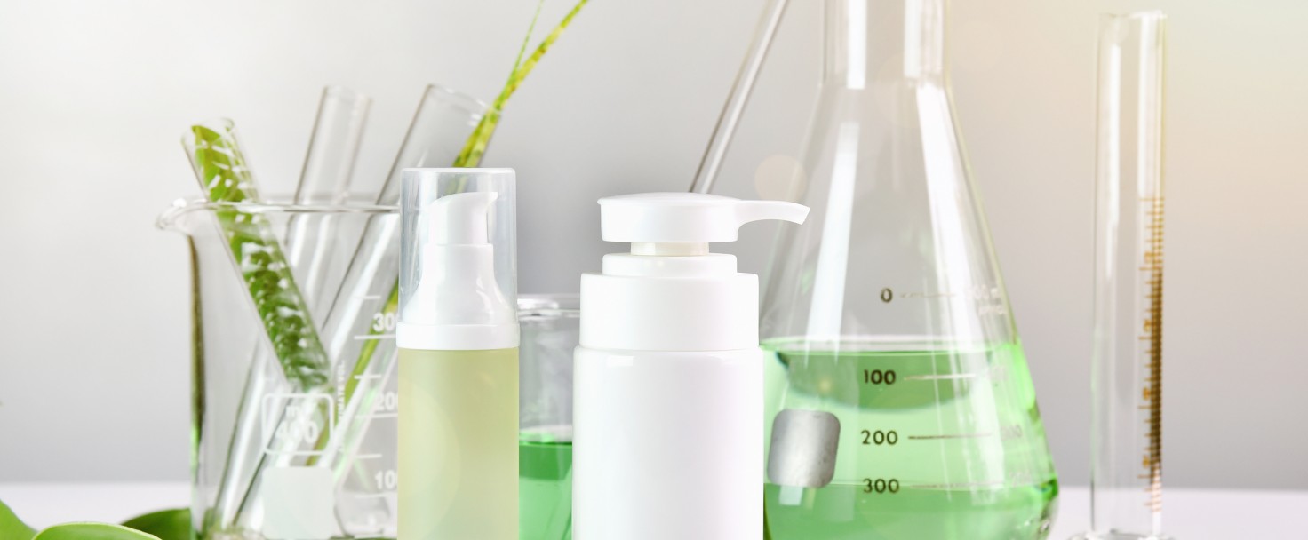 Natural skin care, Green herbal organic beauty product discovery at science lab, Blank cosmetics package for branding mock-up. (Selective Focus)