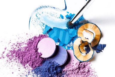 A collection of cosmetics