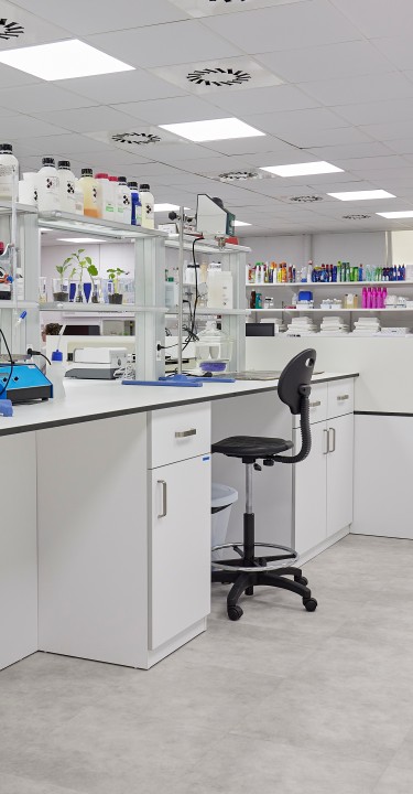 Empty, clean laboratory